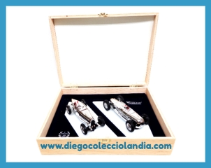 CAJA CONMEMORATIVA 5º ANIVERSARIO DE PINK KAR AÑO 2000 REF / CV 018 . CAJA DE MADERA QUE CONTIENE UN BUGATTI TYPE 59 Y UN AUTO UNION TIPO C , AMBOS CROMADOS . EDICIÓN LIMITADA Y NUMERADA .TODOS LOS COCHES DE LA WEB, SON COMPATIBLES CON CIRCUITOS SCALEXTRIC, SUPERSLOT, NINCO Y CARRERA.... WWW.DIEGOCOLECCIOLANDIA.COM . TIENDA SCALEXTRIC MADRID .